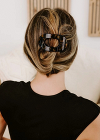 Tortoise Small Flat Round Clip