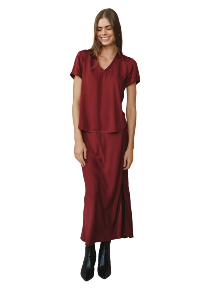 V-Neck Tee -Deep Plum