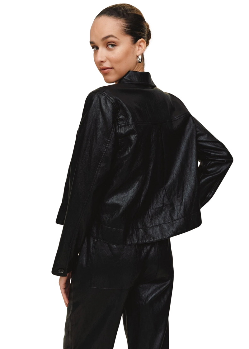 Crop Pocket Button Down