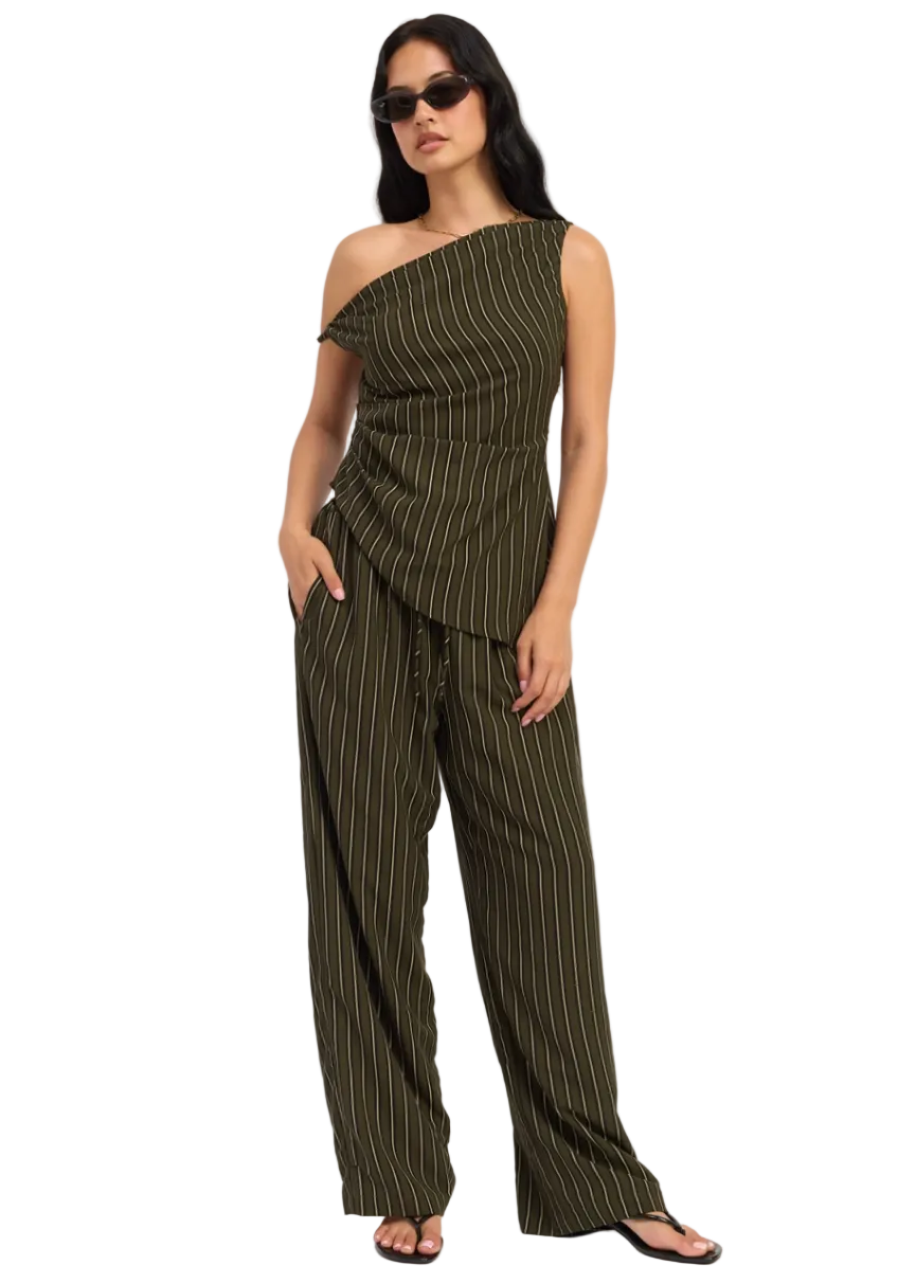 One Shoulder Twist Sleeve Top