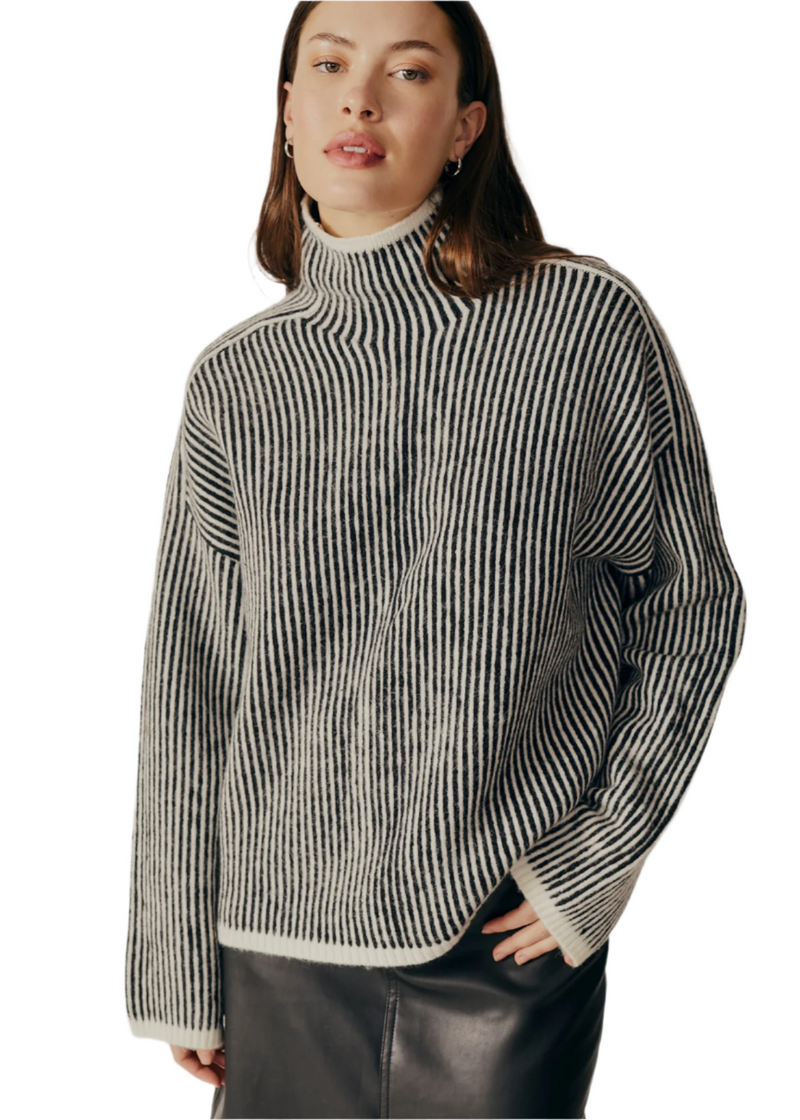 Genarium Turtleneck Sweater