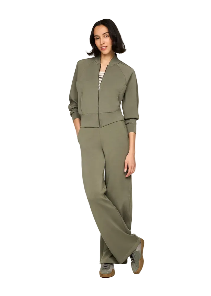 Pintuck Wide Leg Pant