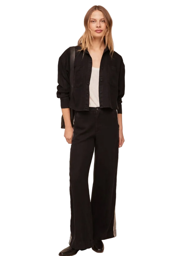 Long Sleeve Two Pocket Trimmed Crop Shirt