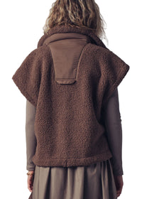 Cozy Sherpa Vest With Quilted Collar