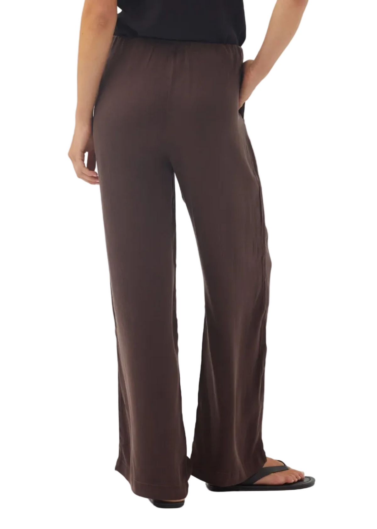 Sleek Wide Leg Pant