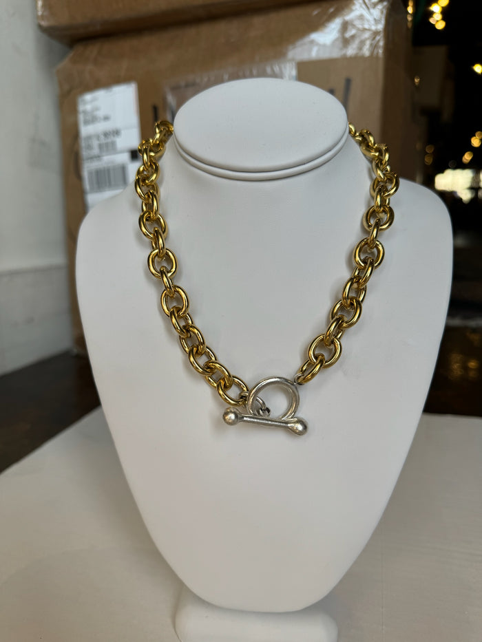 Thick Chain and Toggle Necklace